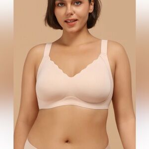 Comfelie Breathable Supportive Bra with Wavy-shape Edges- ❤️BNWT❤️